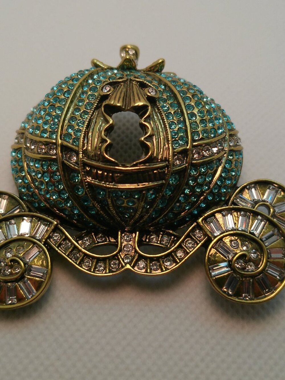 Brooch Heidi Daus Your Carriage Awaits Crystal Pin